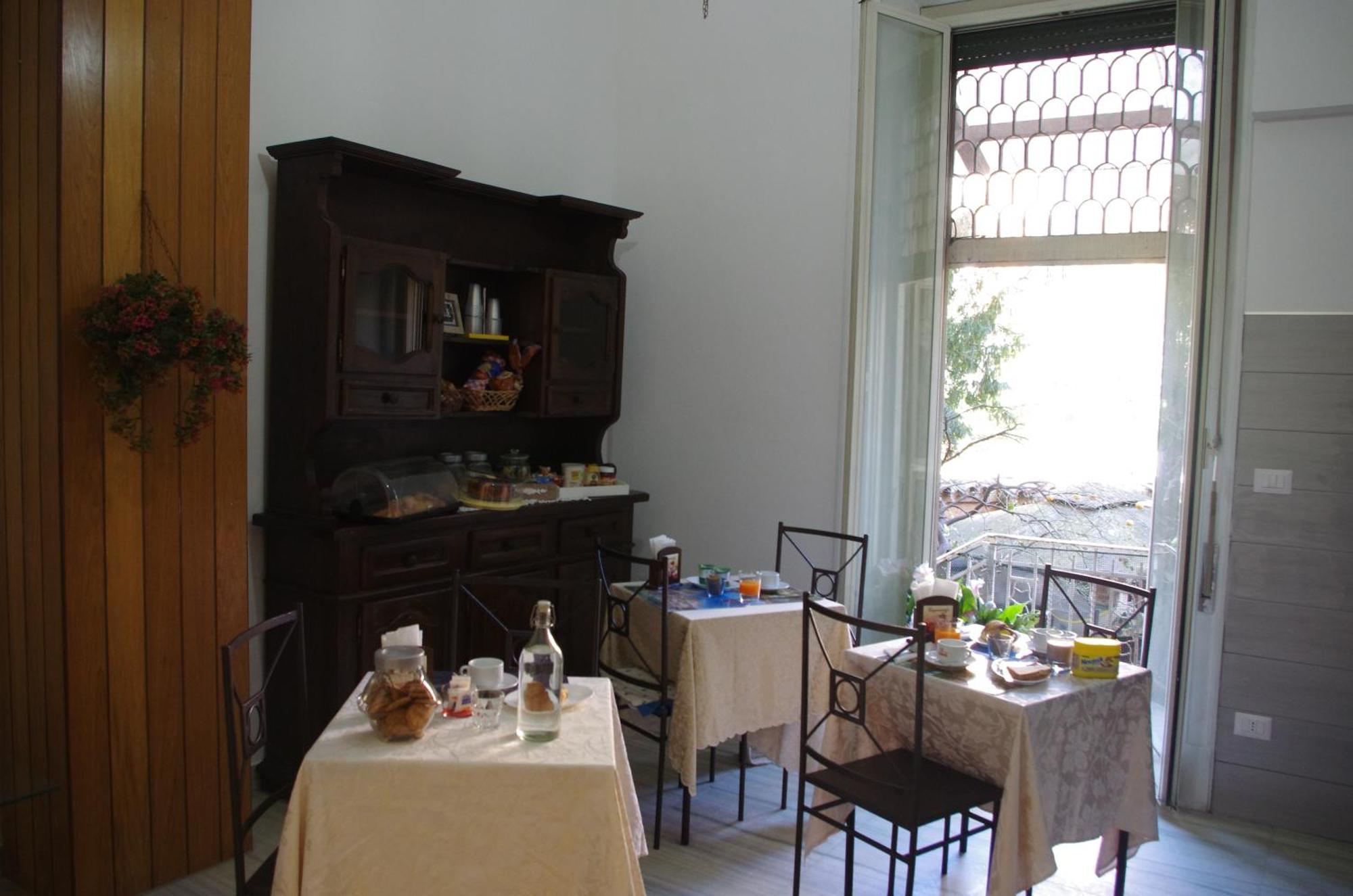Tucci'S Roma Guest House Εξωτερικό φωτογραφία